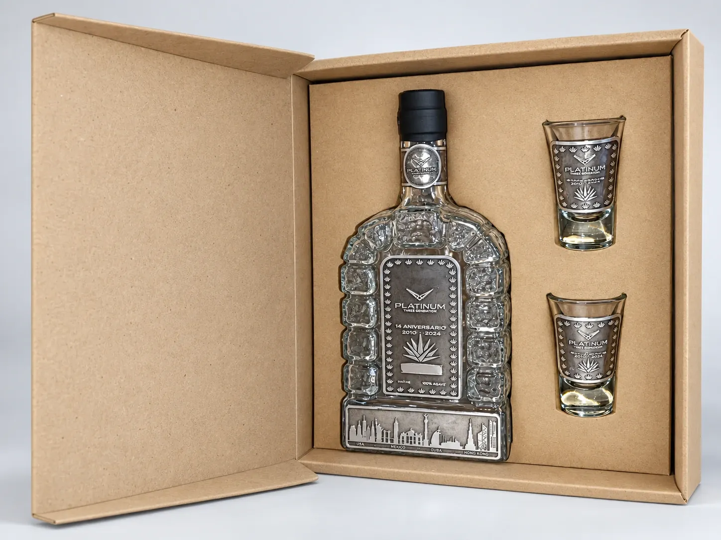 Kit de regalo empresarial: botella personalizada con dos caballitos